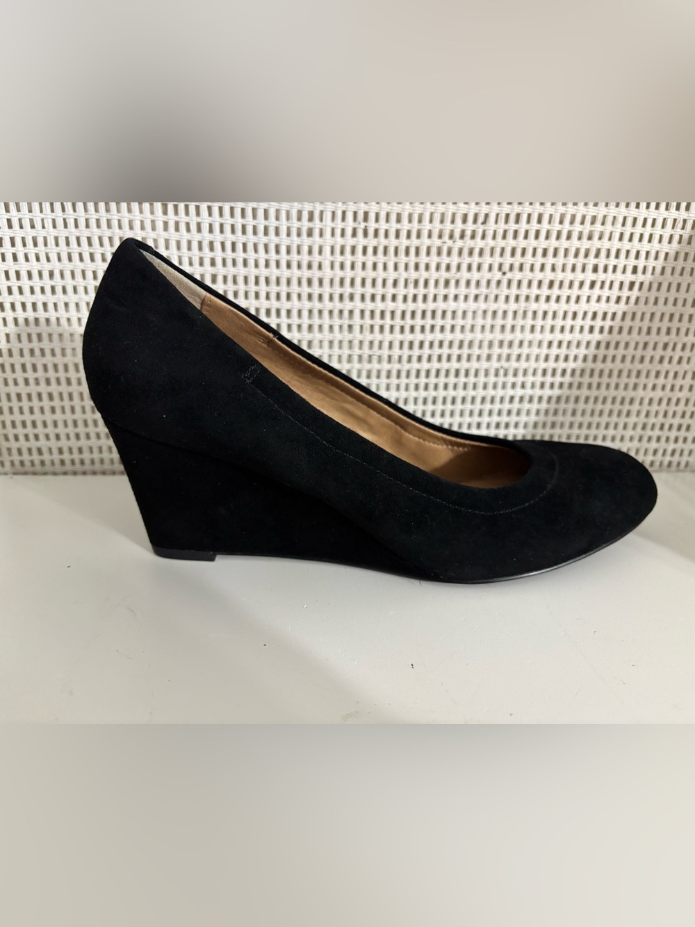 Vionic Black Suede Wedge Heel Pump NEW without box Sz 8.5